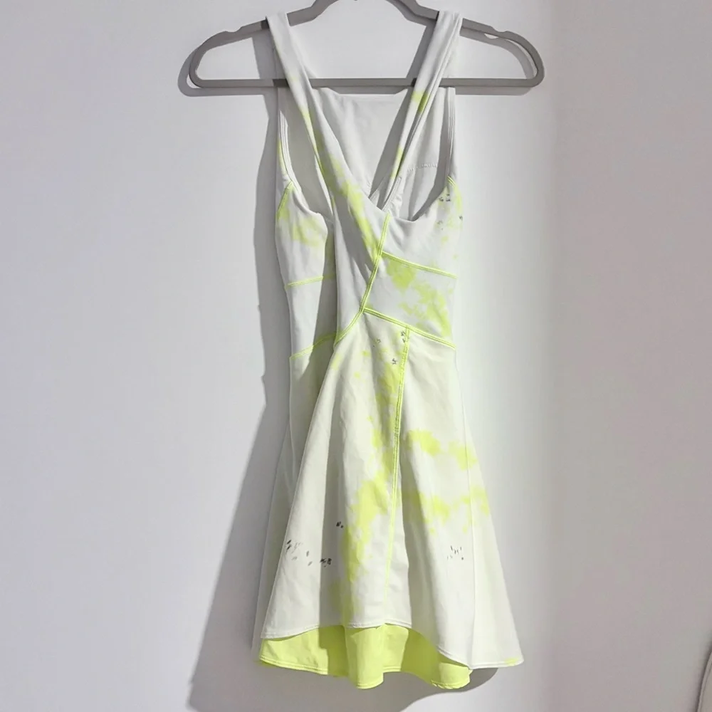 LULULEMON Court Crush Dress Cross Court Wash Electric Lemon Multi Electric Lemon